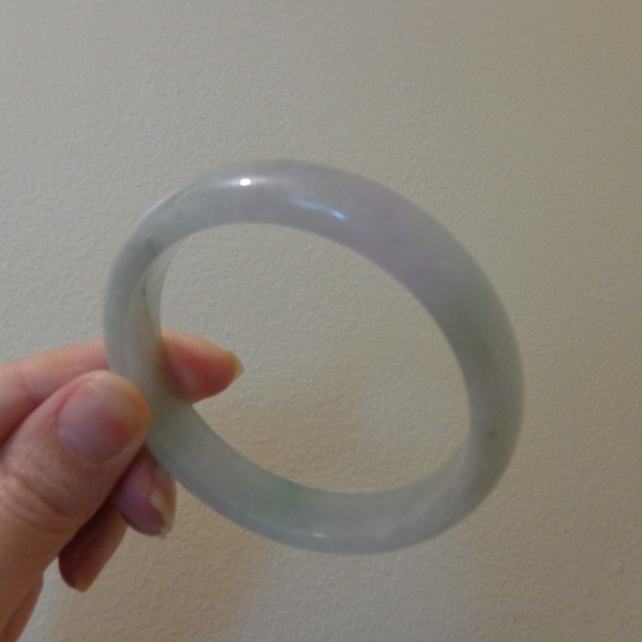 lavender jade bangle - Picture 7 of 7
